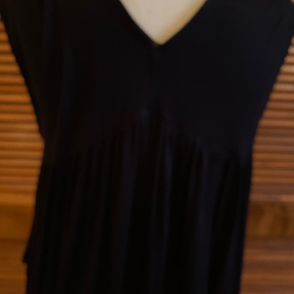 Free People soft and comfy flow black top. - Picture 4 of 6